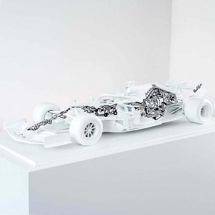 1/1 DREAM CHASER -  ARTCAR STATUE